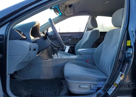 2011 Toyota Camry Base z USA, uszkodzony, nr VIN 4T1BF3EK9BU166852